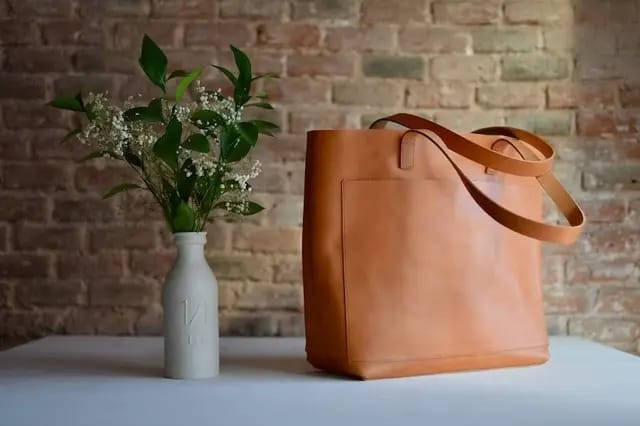 GIFT TOTE BAG